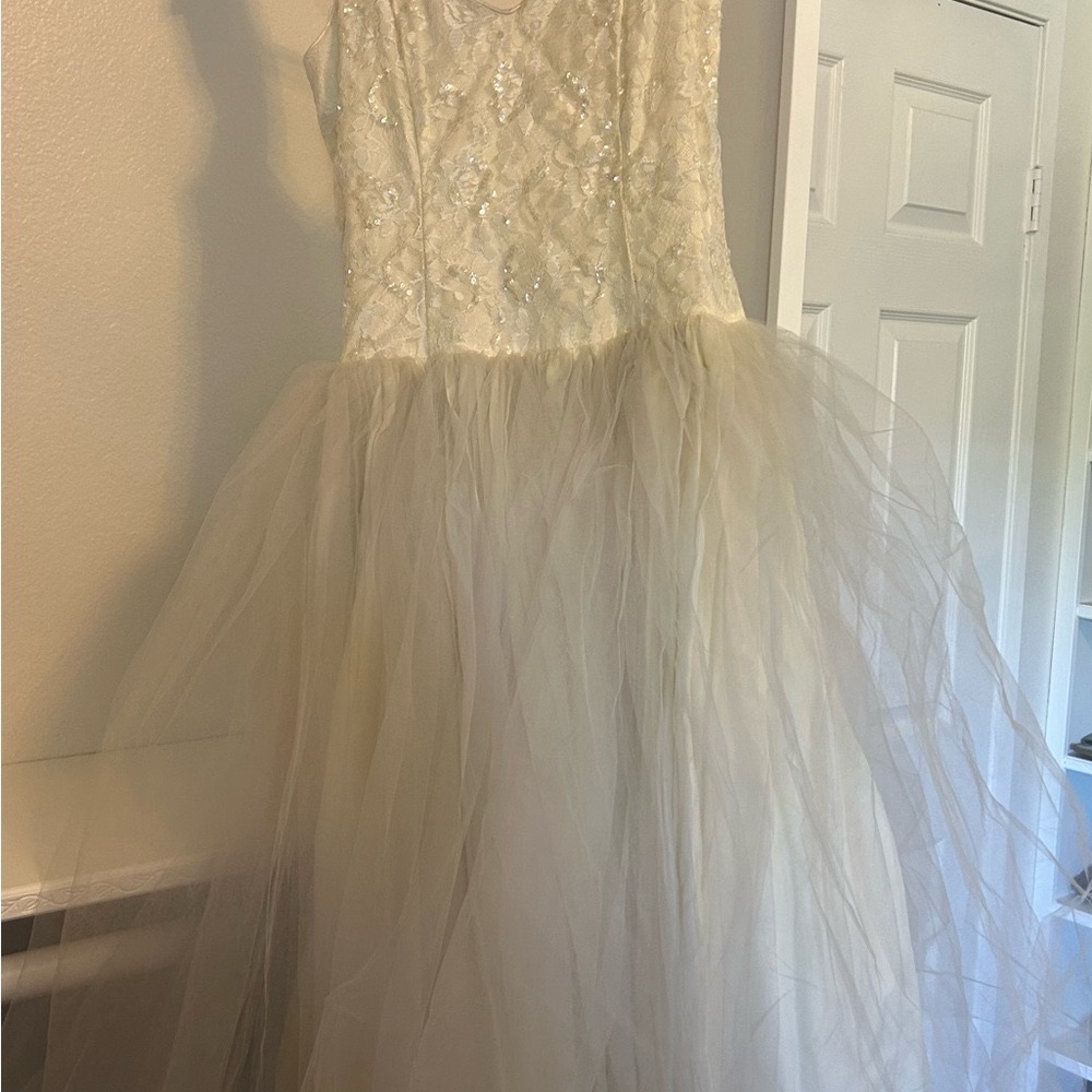 Scott McClintock Cream Lace Formal Dress